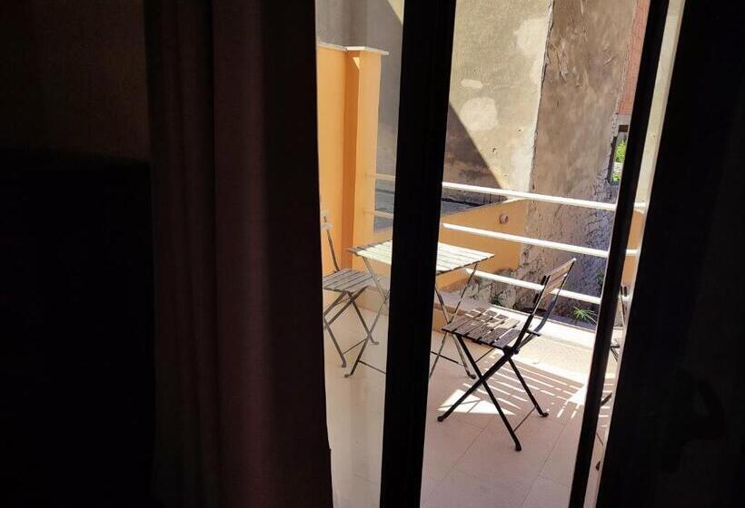 스탠다드 테라스 룸, Yhomisus