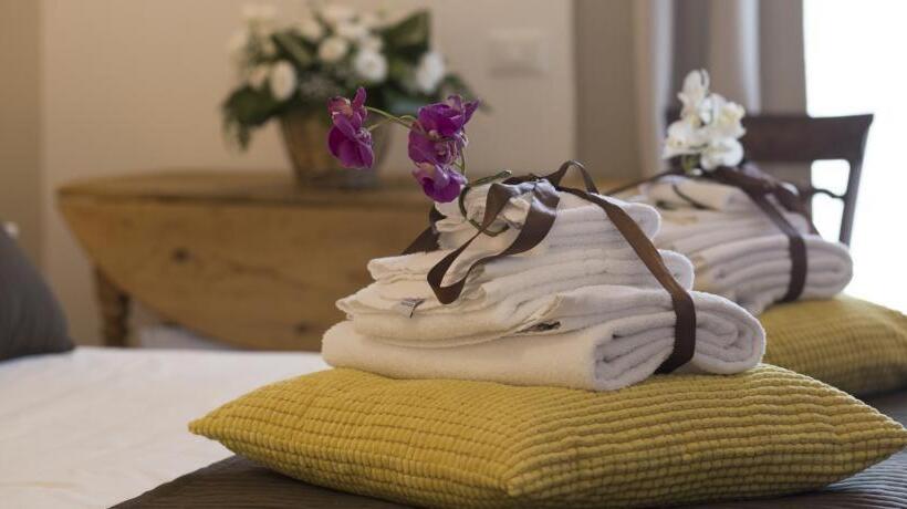 발코니 디럭스 룸, Yhomisus