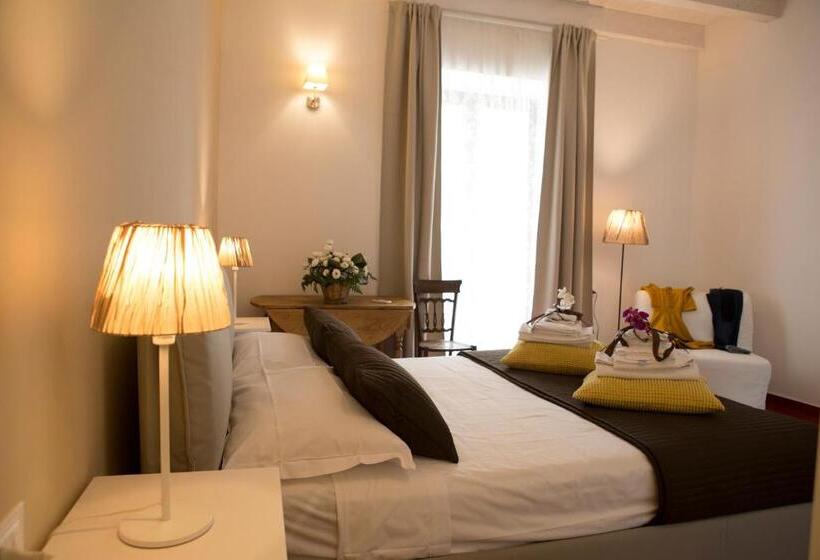 발코니 디럭스 룸, Yhomisus