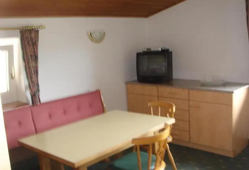 آپارتمان 1 خوابه با چشم‌انداز, Das Christine Appartement