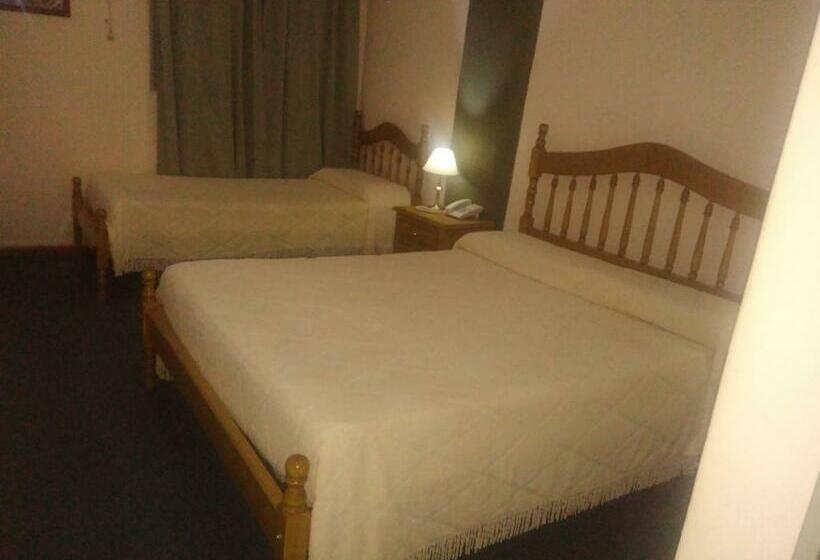 غرفة قياسية ثلاثية, Continental Cosquin