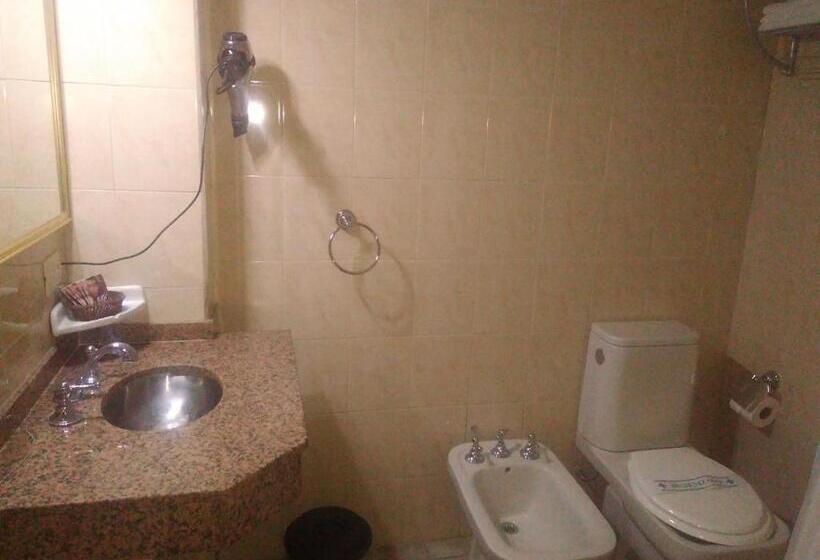 غرفة قياسية ثلاثية, Continental Cosquin