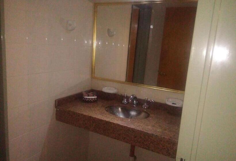 غرفة قياسية رباعية, Continental Cosquin