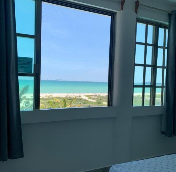 חדר משפחתי נוף לים, Playa Arena