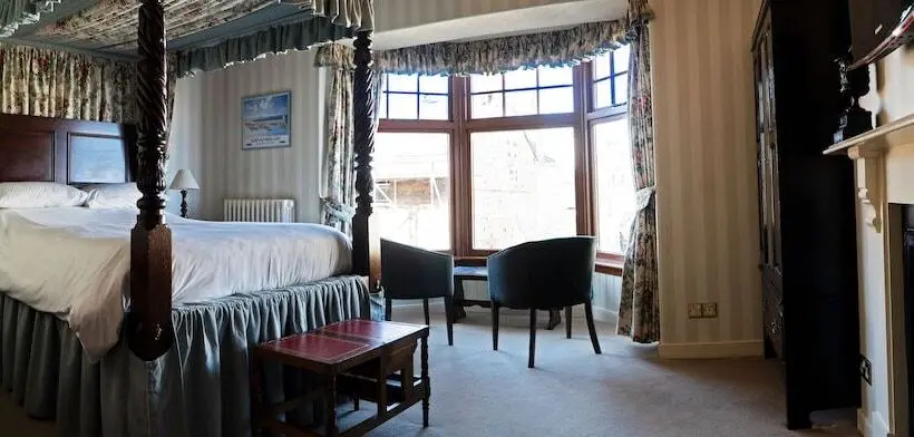 Standard Room, The Olde Ship Inn