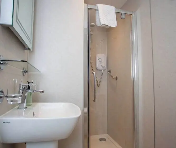 Standard Room, The Olde Ship Inn