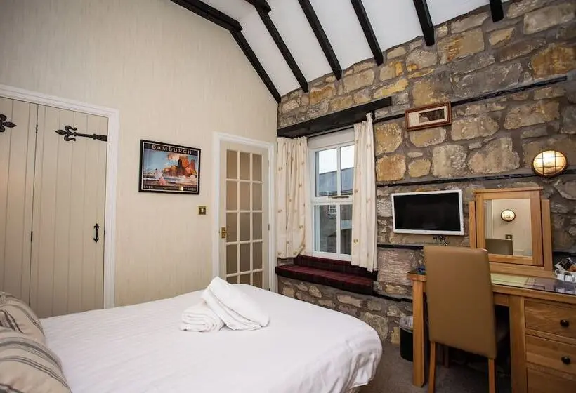 Standard Room, The Olde Ship Inn