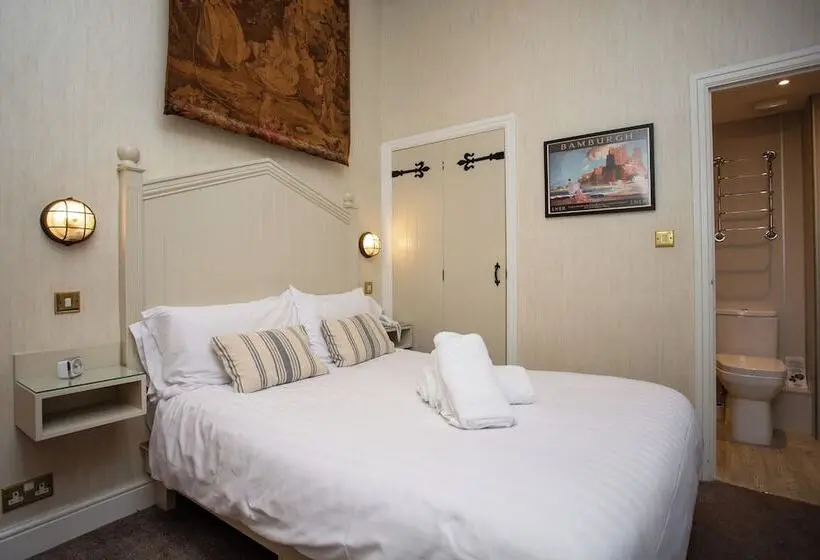 Standard Room, The Olde Ship Inn
