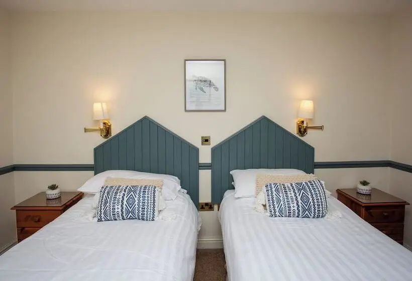 Standard Bungalow, The Olde Ship Inn