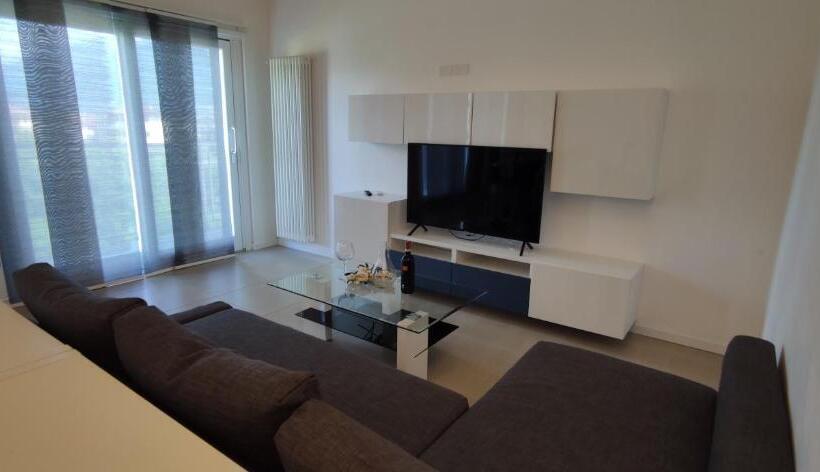 Havuz Manzaralı 1 Yatak Odalı Daire, Residence Alessandra