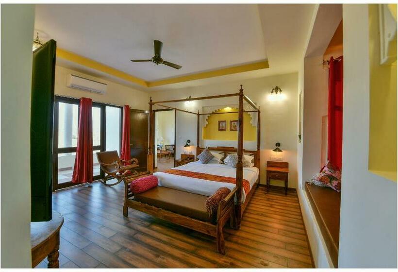 스탠다드 룸 킹사이즈 침대, Fort Aranya