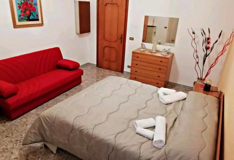 スタンダードトリプルルーム, A Casa Di Raffy