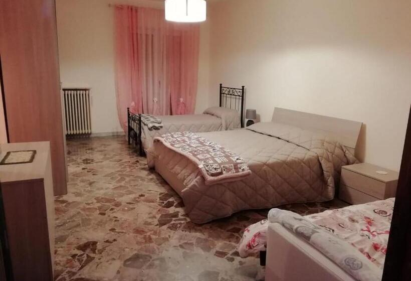 חדר סטנדרט לארבעה, A Casa Di Raffy