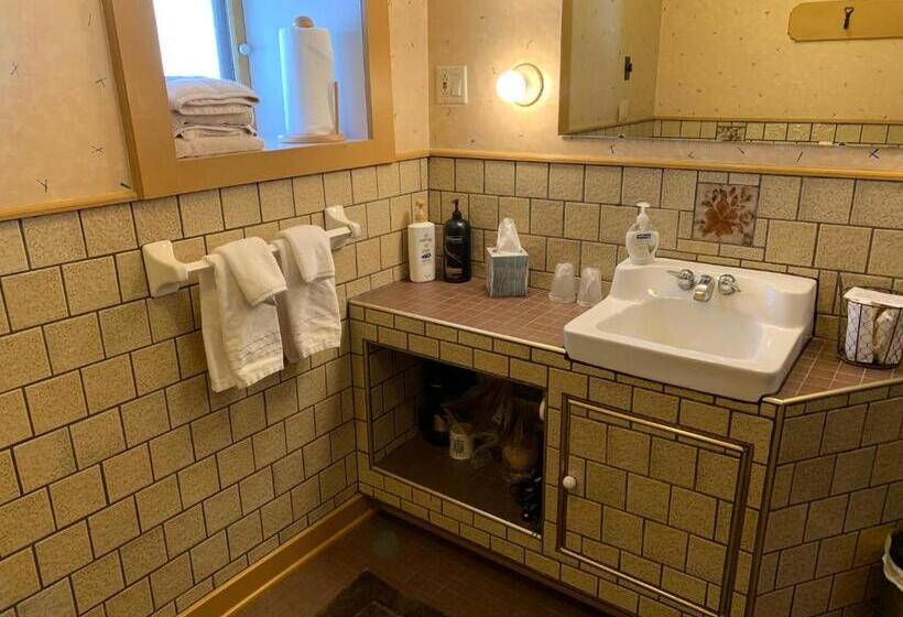 스위트 킹사이즈 침대, Abe's Spring Street Guest House