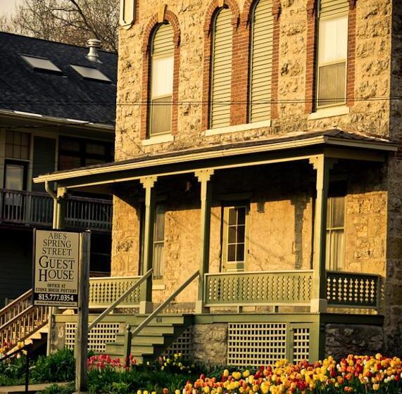 キングサイズベッドのスイートルーム, Abe's Spring Street Guest House