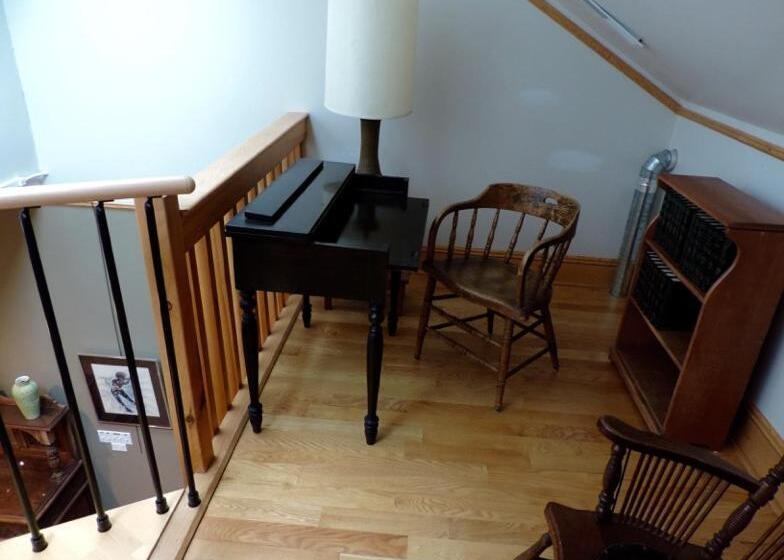 スイート, Abe's Spring Street Guest House