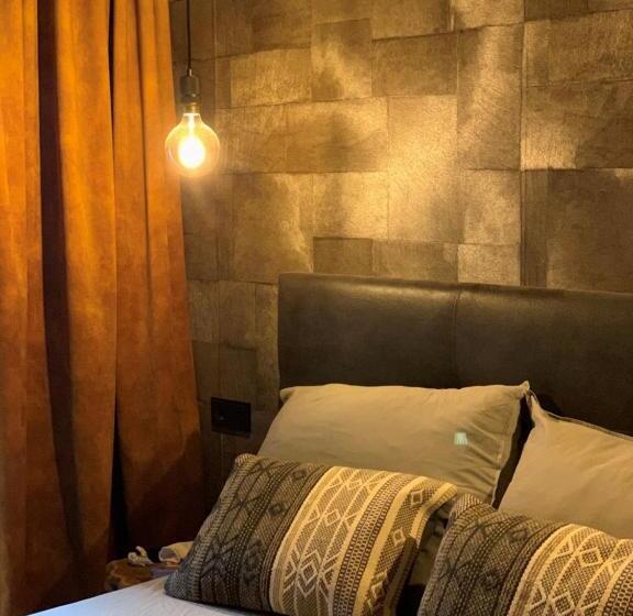 חדר סטנדרט לשלושה עם מרפסת, Herz3 Hotel Bar Restaurant Trattoria