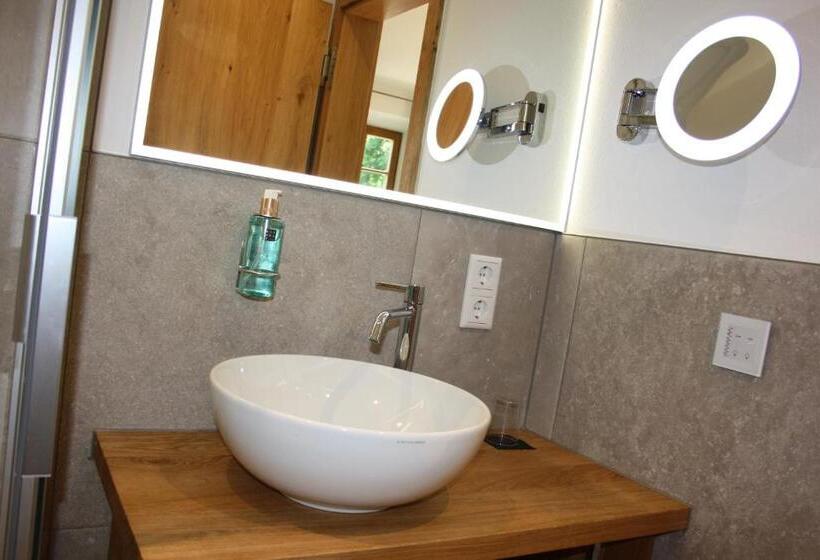 디럭스 룸, Rait´ner Wirt