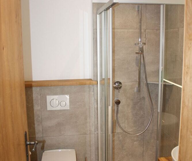 디럭스 룸, Rait´ner Wirt