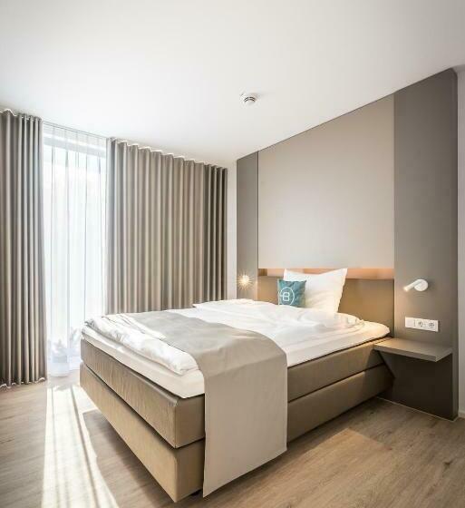 اتاق خانوادگی, Motel B