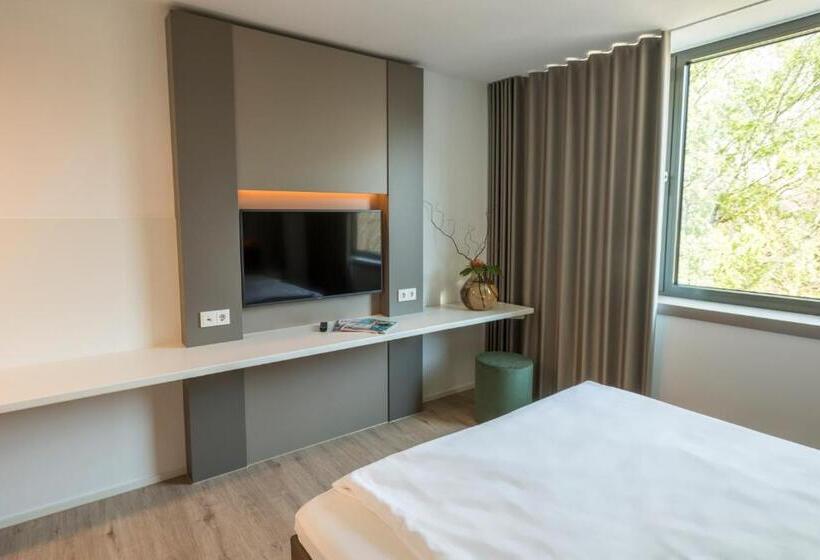 اتاق لوکس, Motel B