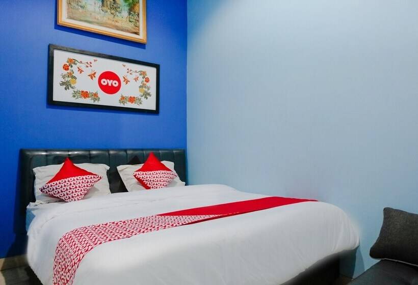 디럭스 룸, Oyo 778 Guest House Amalia Malang