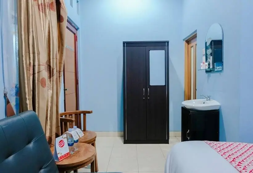 اتاق لوکس, Oyo 778 Guest House Amalia Malang
