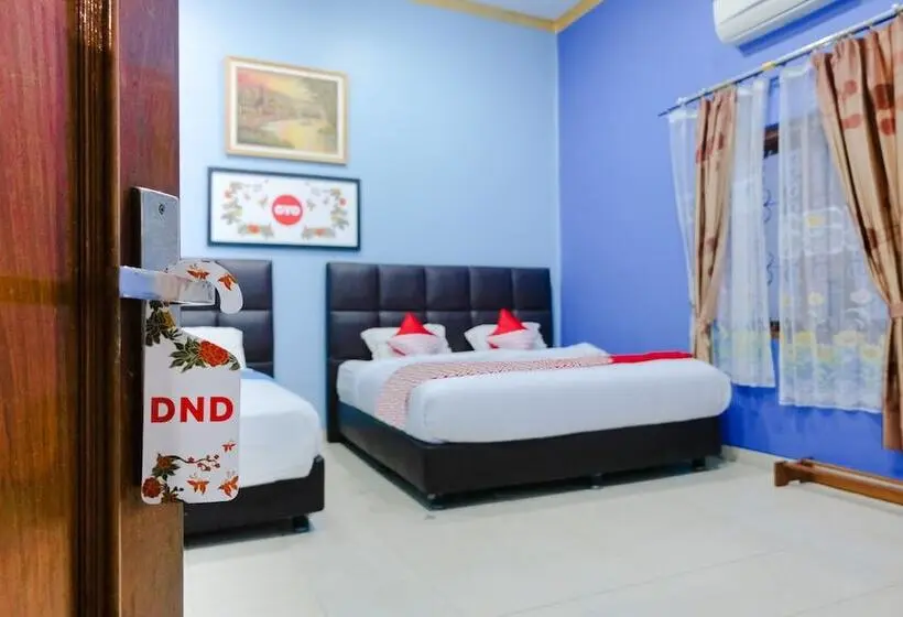 سوییت خانوادگی, Oyo 778 Guest House Amalia Malang