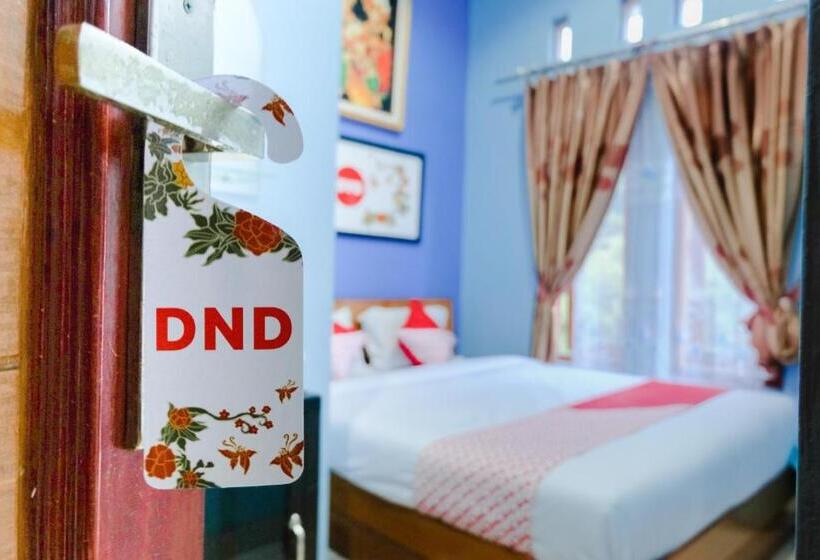 스탠다드 룸, Oyo 778 Guest House Amalia Malang