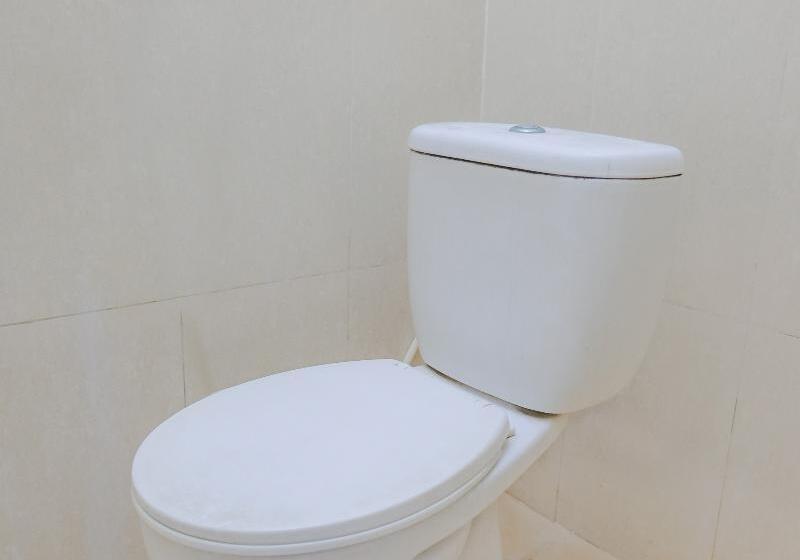 디럭스 룸, Oyo 778 Guest House Amalia Malang