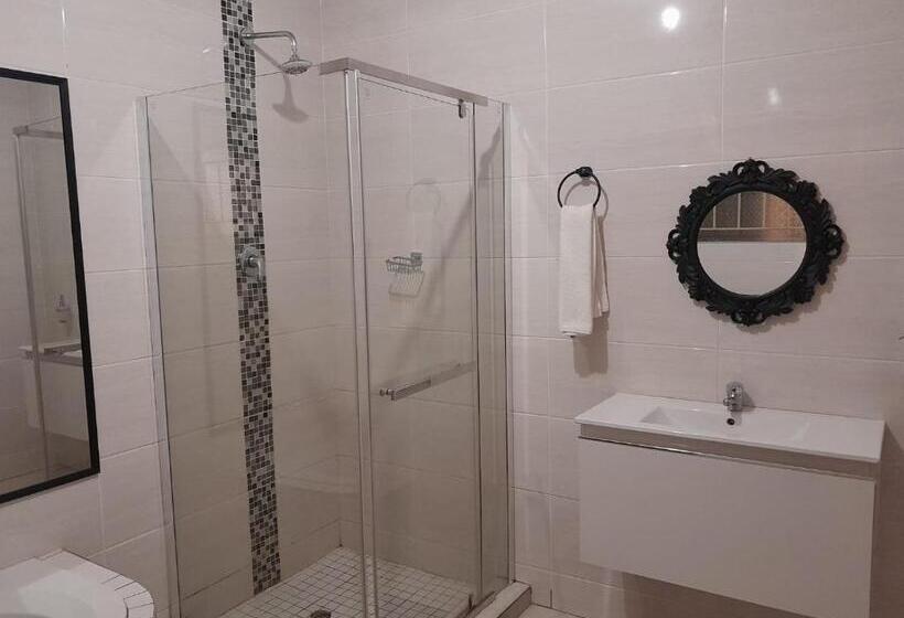 סוויטה דלוקס, Rs Garden Guesthouse