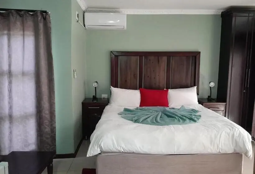 キングサイズベッドのスイートルーム, Rs Garden Guesthouse