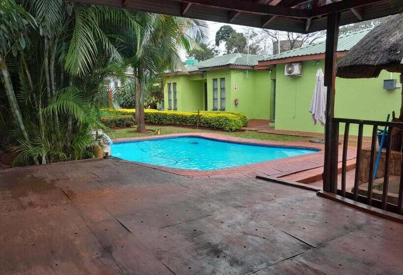 מיטת קינג בסוויטה, Rs Garden Guesthouse