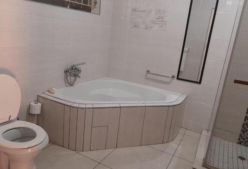 חדר דלוקס, Rs Garden Guesthouse