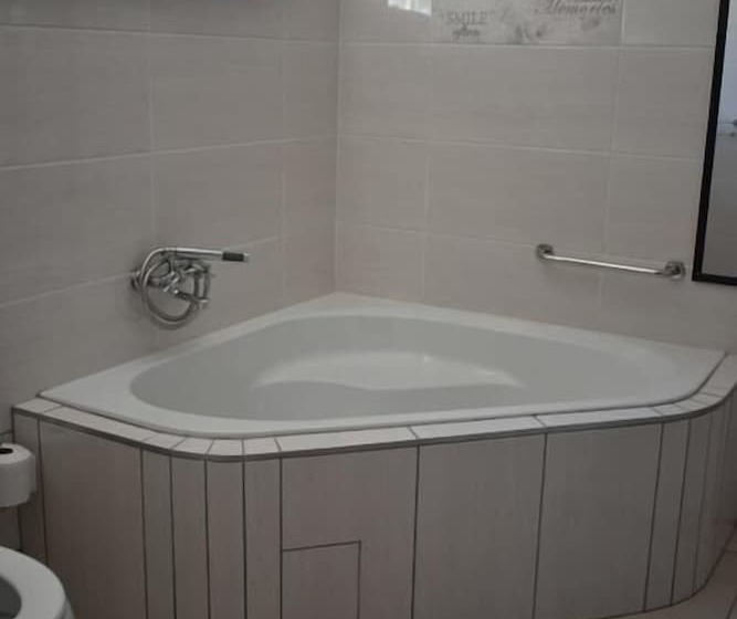 חדר דלוקס, Rs Garden Guesthouse