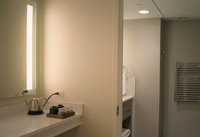 חדר סטנדרט נוף לאגם, Yo1 Longevity & Health Resorts, Catskills