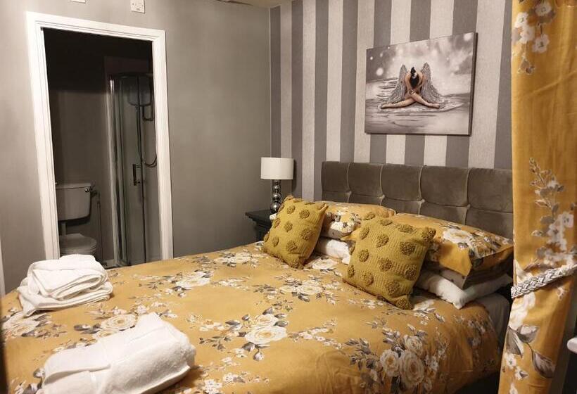 スタンダードルーム, The Harnser