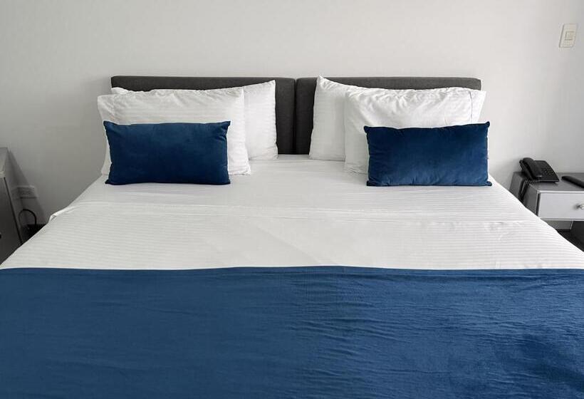 标准间, Rosales Gold