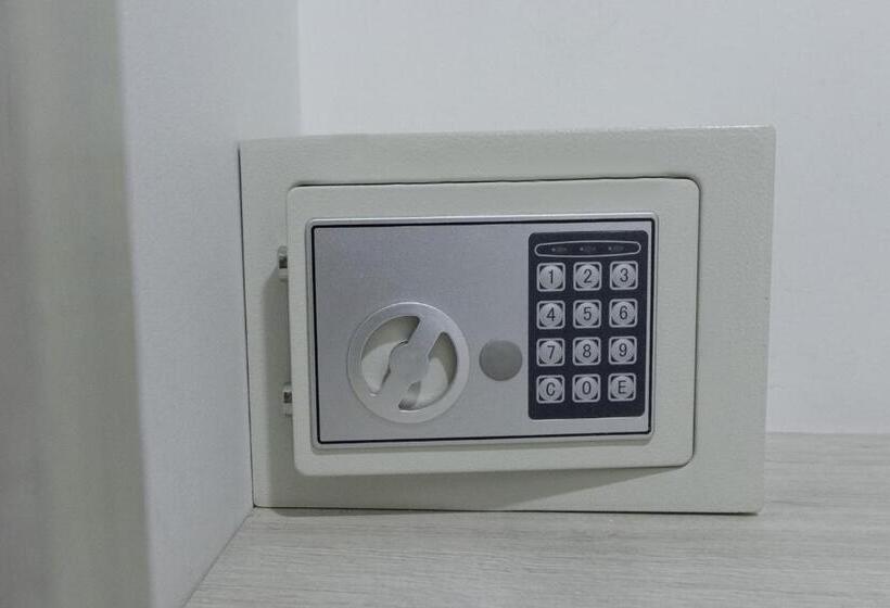 标准间, Rosales Gold