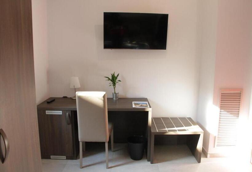 스탠다드 룸, Easyroom Frosinone   Casello Autostradale