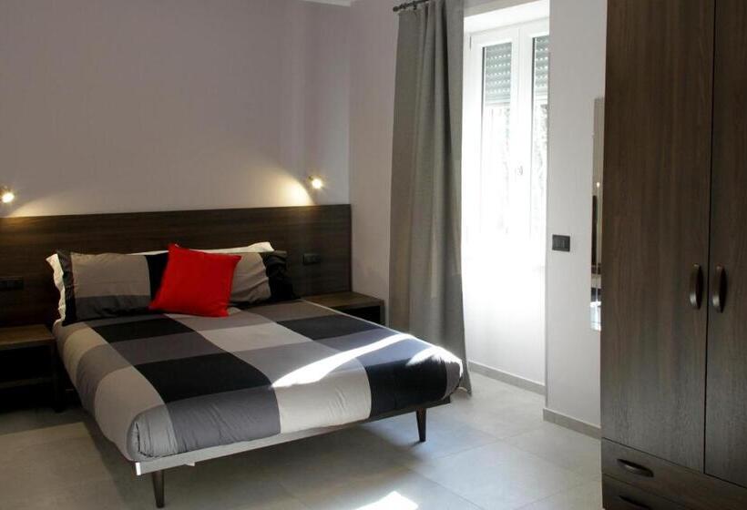 스탠다드 룸 킹사이즈 침대, Easyroom Frosinone   Casello Autostradale