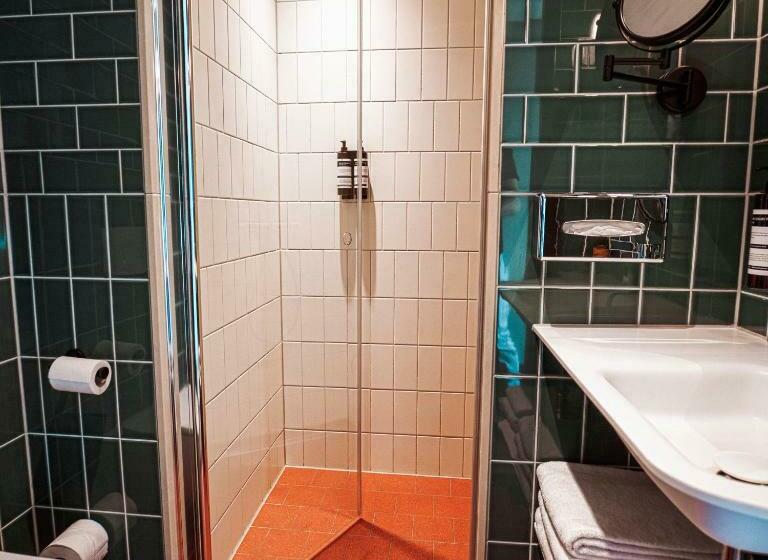 غرفة قياسية ذات إطلالة, Olympic