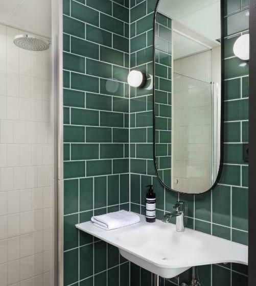 غرفة قياسية ذات إطلالة, Olympic