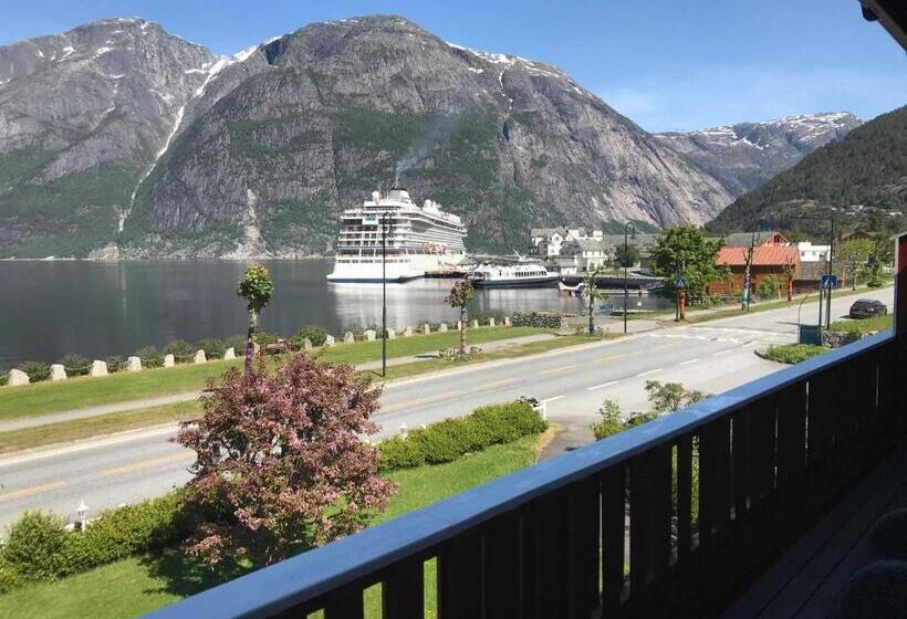 חדר דלוקס עם מרפסת נוף לים, Ingrids Apartments