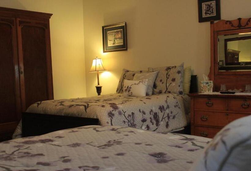 Standard room with outdoor bath, Spencer House Bed & Breakfast
