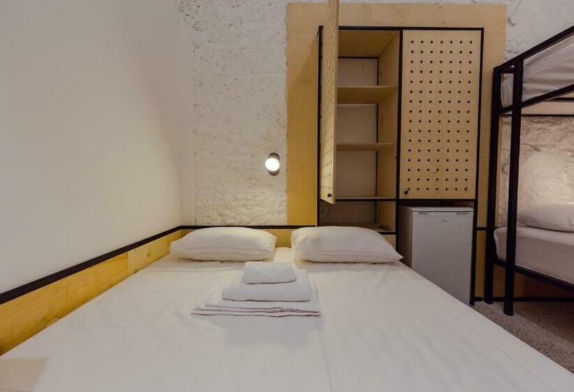 اتاق خانوادگی, Back2me