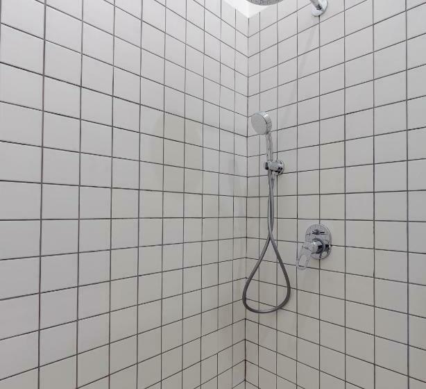 اتاق خانوادگی, Back2me