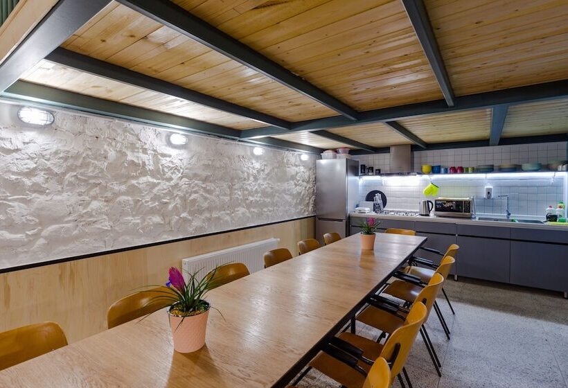 اتاق خانوادگی, Back2me