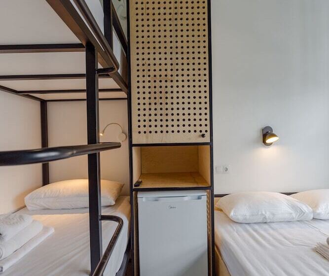 اتاق خانوادگی, Back2me