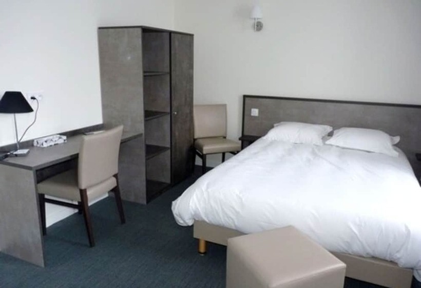 Семейный Номер, Logis Hotel Beauséjour